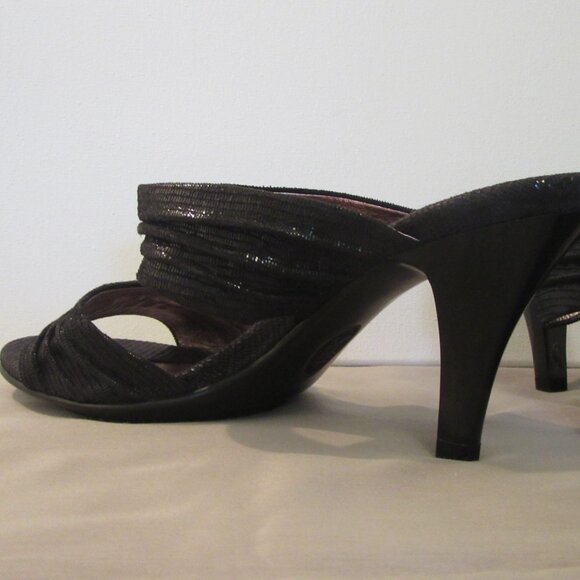 NEW Sofft Heels, European Quality Design, Leather Top/Sole - Picture 6 of 11